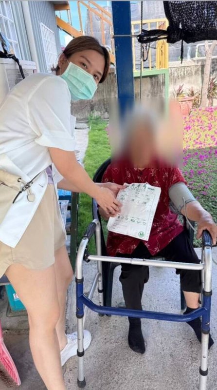 台東縣政府照顧弱勢族群春節連假期間用藥需求，特別推出免費送藥到府服務，由聯美社區藥局擔任守護窗口，確保有需求民眾用藥不中斷，安心過好年。（台東縣衛生局提供）中央社記者盧太城傳真　115年1月28日