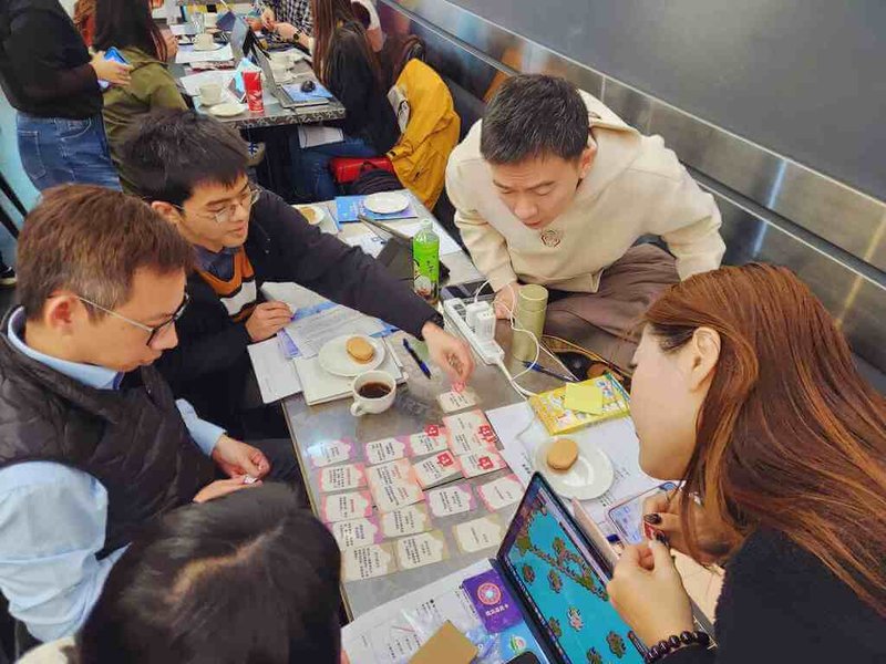 台灣素養教育協會近期舉辦「未來素養學堂－共好交流營」，參與的教師共同探討如何將AI（人工智慧）應用於班級經營與數位課程設計。（台灣素養教育協會提供）中央社記者陳至中台北傳真　115年1月29日