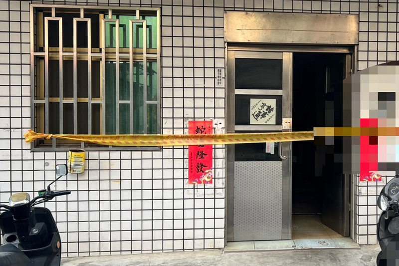 台南市新市區一處出租公寓29日凌晨發生租客糾紛，王姓男子疑因不滿同樓層的蘇姓男子深夜盥洗聲音影響睡眠，雙方發生衝突，王男竟持刀攻擊蘇男致死。（讀者提供）中央社記者楊思瑞台南傳真  115年1月29日