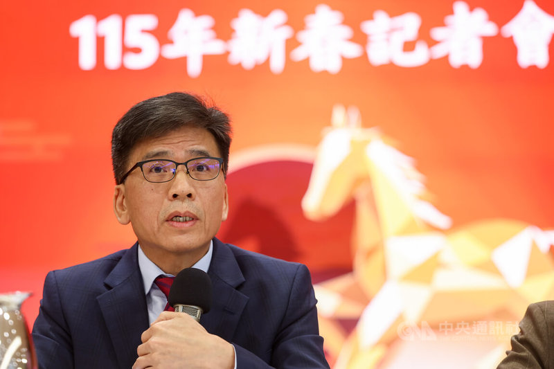 金管會主委彭金隆（圖）29日在115年新春記者會上表示，今年金管會在既有成果持續推動多項工作，發展面向則是推動市場多元化發展與創新，並將持續推動亞洲資產管理中心措施，包括法規鬆綁與新商品開放，讓更多資金留在台灣，創造具備競爭力產業投資機會，提升國際金融市場能見度。中央社記者王騰毅攝  115年1月29日