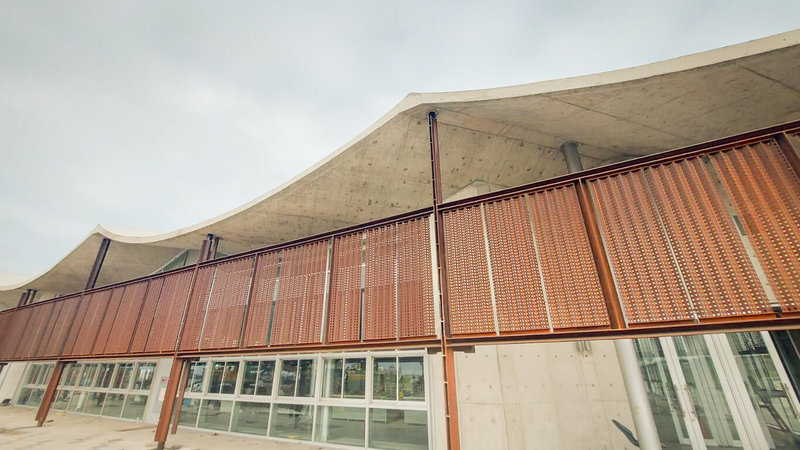 新竹市政府29日表示，新竹漁港直銷中心（竹風漁市）將於2月7日開幕，先開放市場區，共有86攤，販售魚、蝦、蟹、貝類等，並結合加倍券助買氣，民眾可用新台幣100元兌換200元面額加倍券，於現場消費。（新竹市政府提供）中央社記者郭宣彣傳真　115年1月29日