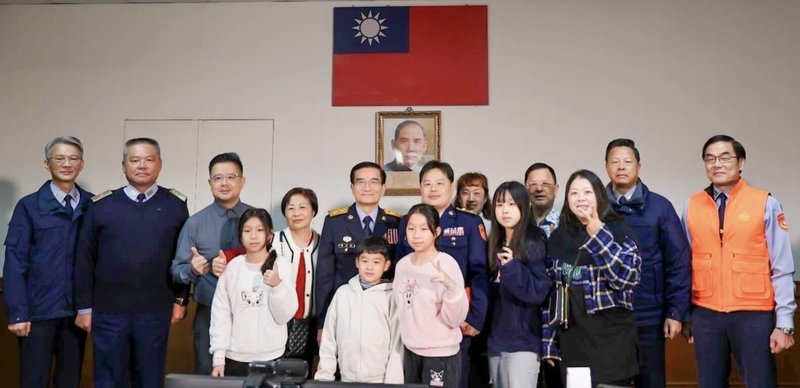 海巡署長張忠龍（2排左5）29日出席晉任、陞任授階典禮，期許眾人持續提升專業化能量，建構韌性海巡。（海巡署提供）中央社記者黃麗芸傳真　115年1月29日