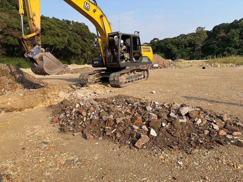 檢方追出高雄市大樹區傾倒廢棄物案幕後黑手為前檢察官陳正達和警友站長黃文宏，初估不法獲利近新台幣5000萬元。橋頭地檢署起訴移審後2人獲交保，檢察官對交保處分不服，已提出準抗告。（橋頭地檢署提供）中央社記者洪學廣傳真　115年1月30日