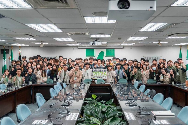 民進黨31日發布新聞稿表示，「2026春季破浪培力營」已圓滿落幕，黨主席、總統賴清德許諾會給大家一個更好的台灣，請大家要保有理想、勇氣，勇敢寫下自己的人生故事。（民進黨提供）中央社記者溫貴香傳真　115年1月31日