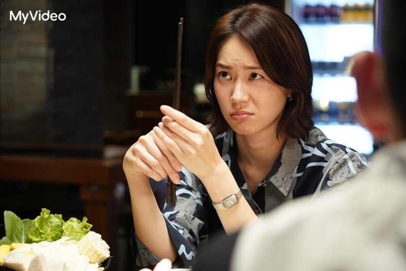 演員鍾瑶（圖）在戲劇「何百芮的地獄戀曲」將和男友同居，但為此感到焦慮。現實生活中，同居會讓鍾瑶焦慮的不是形象，而是生活空間被侵入、隱私被剝奪。（台灣大哥大MyVideo提供）中央社記者洪素津傳真　115年2月1日