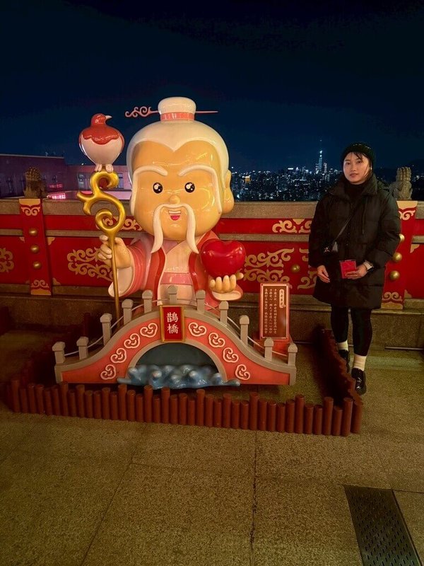 移工鄭氏英因家中經濟負擔來台工作，期間努力增進華語能力，不僅考取華語B2高階認證也愛上台灣文化，不論逛廟宇或者是排隊文化，都讓她覺得相當有趣（鄭氏英提供）中央社記者吳欣紜傳真　115年2月1日