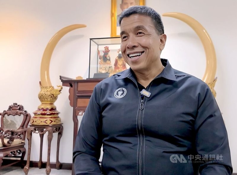 泰國首都曼谷市長查察2022年以過半的高得票率，贏得2014年政變以來首次曼谷市長選舉。他上任以來以親民形象擁有高人氣，他接受中央社專訪時表示，台灣在數位治理與城市管理上的經驗值得曼谷借鏡，台北是理想城市典範。中央社記者李宗憲曼谷攝　115年2月2日