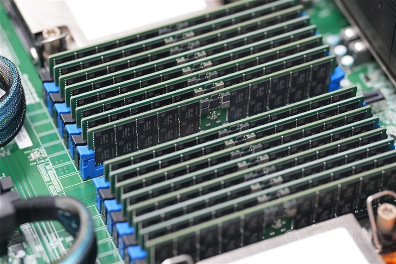 圖為power lab內伺服器使用的記憶體。 （中央社檔案照片）