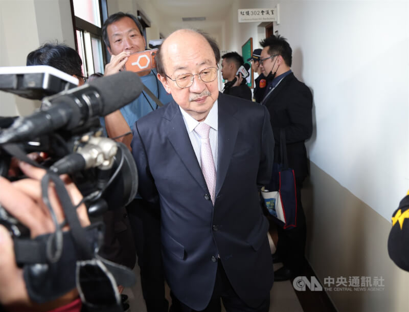 立法院民進黨團總召柯建銘（前）。（中央社檔案照片）