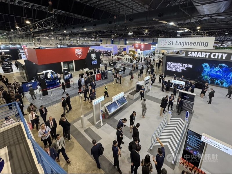 新加坡航展登場，各國國防與軍火業者展示最新武器系統爭取商機。中央社記者吳昇鴻新加坡攝 115年2月3日