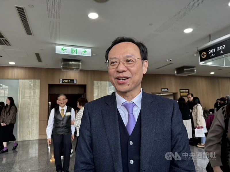 衛福部長石崇良（前）3日出席媒體歲末餐敘，致詞時提及衛福部新年新目標，將啟動組織改造，增加成立婦女發展與保護服務司。中央社記者陳婕翎攝　115年2月3日