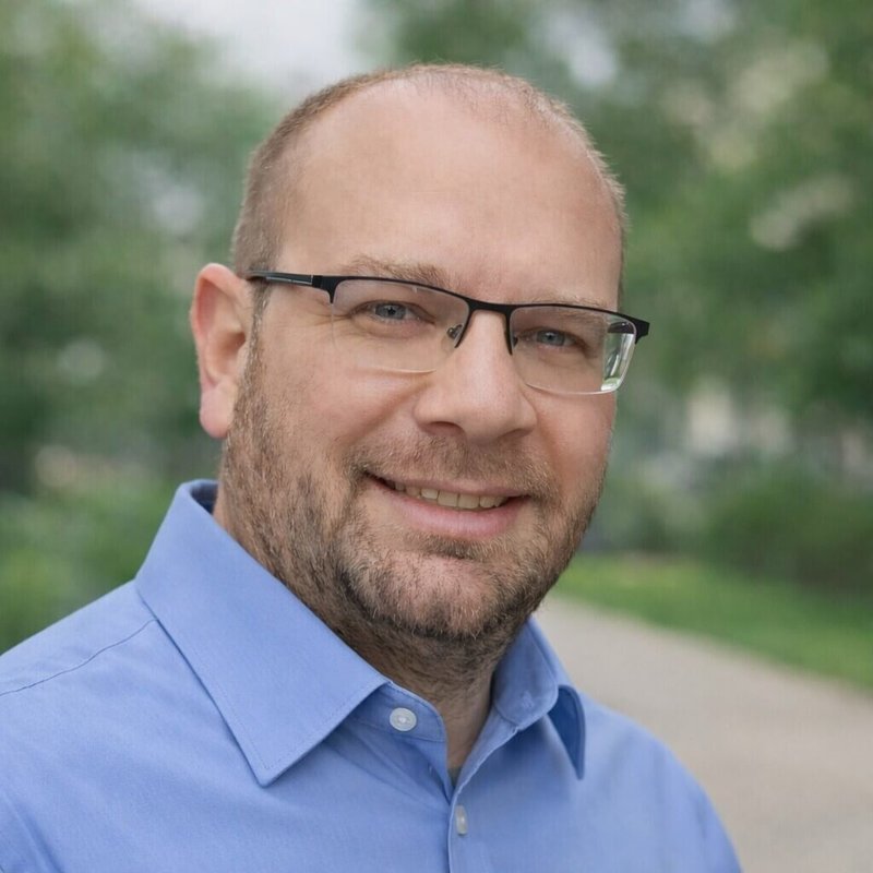 華府戰略顧問公司Wikistrat執行長凱斯勒（Oren Kesler）為戰略專家、地緣政治分析師，他分析伊朗政府在內外交迫下面臨嚴重的生存危機。（Wikistrat提供）中央社記者林宏翰洛杉磯傳真　115年2月4日