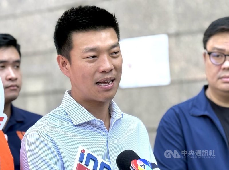 38歲的納塔彭代表人民黨角逐泰國總理大位，他畢業於朱拉隆功大學電腦工程學系，曾創辦軟體公司，過去擔任過兩屆眾議員。中央社記者李宗憲曼谷攝　115年2月4日