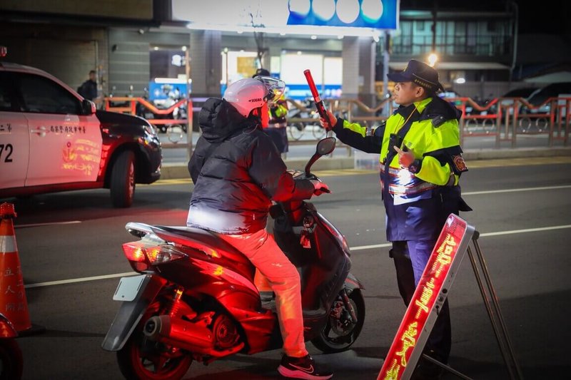春節連假將屆，台中市警察局4日宣布，春節酒測專案勤務即日起實施到3月4日止，針對酒駕、行人正義大執法及大型車違規加強執法。（台中市政府提供）中央社記者郝雪卿傳真  115年2月4日