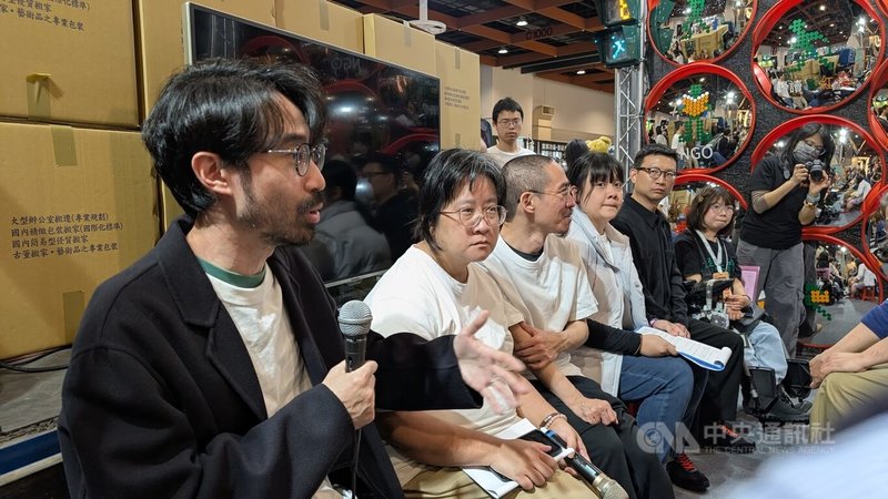 台北市社會局委託伊甸基金會管理精神障礙者會所「真福之家」，陪伴精神疾病患者走過復元歷程，4日在2026台北國際書展透過新書分享及讀劇方式展成果。中央社記者曾以寧攝　115年2月4日