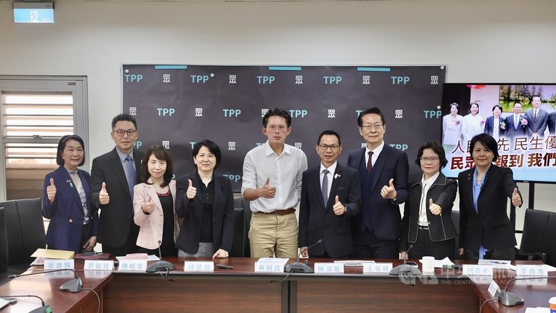 台灣民眾黨立法院黨團4日在立法院舉行「人民優先，民生優先」優先法案記者會，各新科立委發表在專任委員會優先法案。中央社記者王飛華攝　115年2月4日