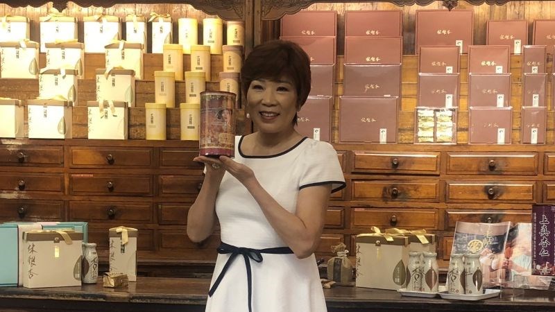 林銀杏傳承家族行醫精神，致力於將傳統杏仁粉轉型為精品級健康飲品。
