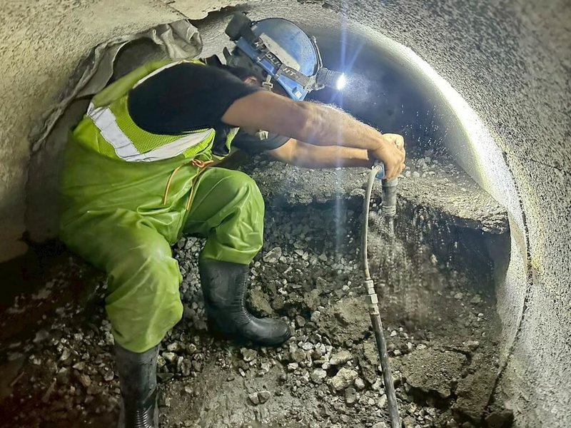 高雄市政府持續推動雨水下水道清疏作業，為5月汛期預作準備。（高雄市水利局提供）中央社記者蔡孟妤傳真　115年2月5日