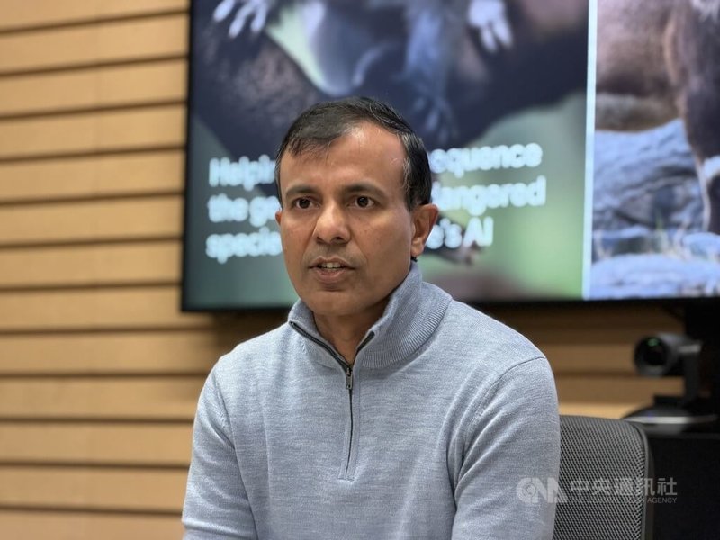 Google Pixel生態系產品副總裁拉帕卡（Venkat Rapaka）5日接受台灣媒體採訪指出，智慧型手機是目前最恰到好處的「金髮女孩」（Goldilocks）外型規格，在未來很長一段時間內，手機的主導地位仍不可取代。中央社記者吳家豪攝　115年2月5日