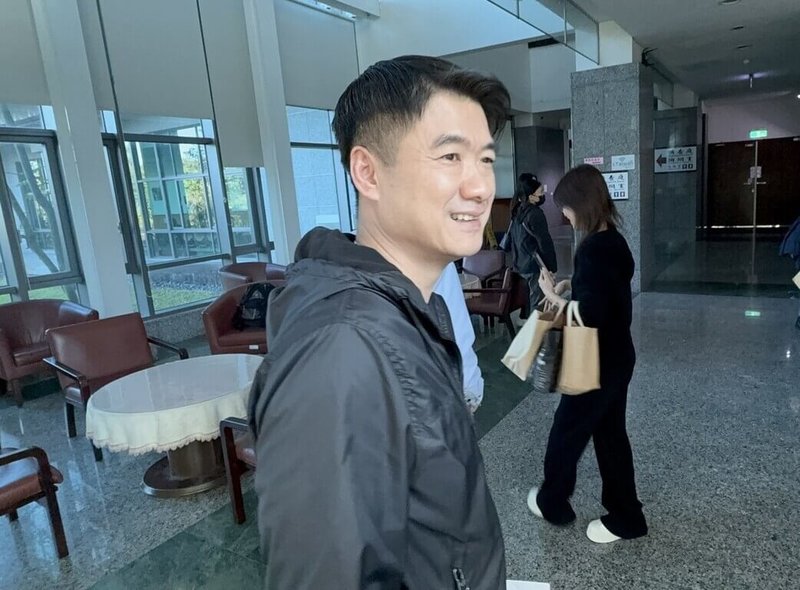 檢方民國114年偵辦民進黨立委陳俊宇遭幽靈連署罷免案時，疑有人將偵辦動作提前洩密。檢調5日約談國民黨籍宜蘭縣議員林岳賢（圖），訊後諭令林岳賢以新台幣30萬元交保候傳。（讀者提供）中央社記者沈如峰宜蘭縣傳真　115年2月5日