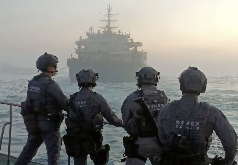 海洋委員會海巡署表示，有鑒於春節假期海上活動密集，13日至23日將展開為期11天的「春節安全維護工作」，動員各式艦船艇預置應處中國灰色地帶侵擾。（海巡署提供）中央社記者黃麗芸傳真　115年2月5日