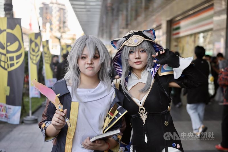 2026台北國際動漫節5日起在南港展覽館一館開跑,有民眾扮演遊戲「崩壞:星穹鐵道」角色,十分吸睛。中央社記者王飛華攝 115年2月5日