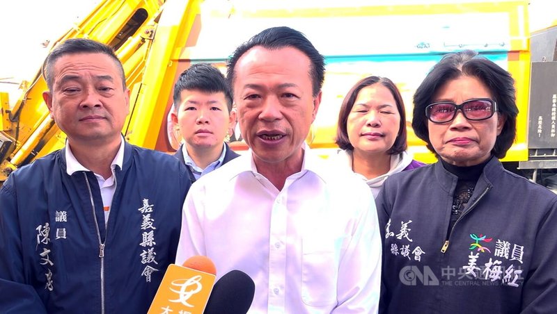 嘉義科學園區二期開發案環評過關，嘉義縣長翁章梁（中）5日說，嘉義人期待未來有新的工廠、新的科技產業進駐嘉義，並以此地為龍頭，帶動其他工業區產業發展，創造就業機會。中央社記者蔡智明攝　115年2月5日