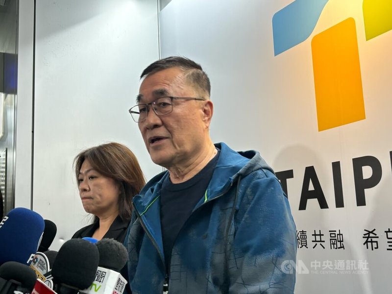 台北市副市長李四川（右）6日表示，已與輝達就北投士林科技園區T17、18基地完成權利金議價，金額約為新台幣122億元，最快11日、最慢13日完成簽約。中央社記者陳昱婷攝　115年2月6日