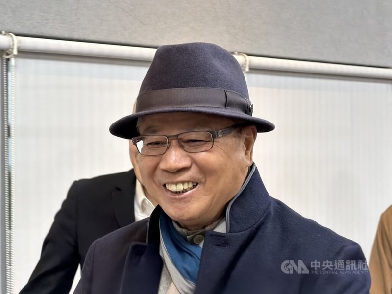 代工廠緯創6日舉辦尾牙活動,董事長林憲銘(圖)表示,緯創原本計劃2026年免費提供台灣新創及學術界100萬小時的算力,但上半年已使用120萬小時,決定下半年再追加100萬小時,總計今年將提供至少220萬小時的算力。中央社記者吳家豪攝 115年2月6日