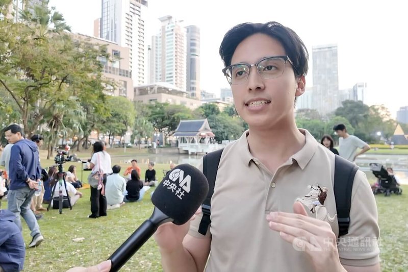 今年24歲選民、律師西拉達奈（Siradanai Kuawanchai）是泰國人民黨的支持者，他認為，即使人民黨過去曾被兩度解散，但仍是目前少數能讓他看見「能改變政治文化」的政黨。中央社記者李宗憲曼谷攝　115年2月6日