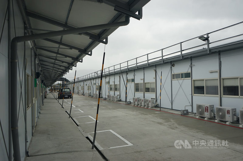 花蓮光復馬太鞍堰塞湖災情持續重建，國土署興建2處中繼屋，大進國小後方中繼屋基地共有30間，21間已申請使用；台糖舊宿舍共11戶22間，目前已有3戶、5間入住。中央社記者張祈攝　115年2月6日