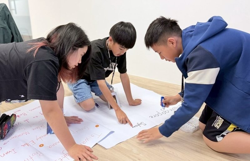 「台灣新加坡哥倫布AI國際偏鄉教育計畫」日前啟航，16名偏鄉學童前往新加坡，展開英語、AI與國際文化的沉浸式學習，期盼為偏鄉學童植入走向世界的基因。（東海大學提供）中央社記者趙麗妍傳真　115年2月6日