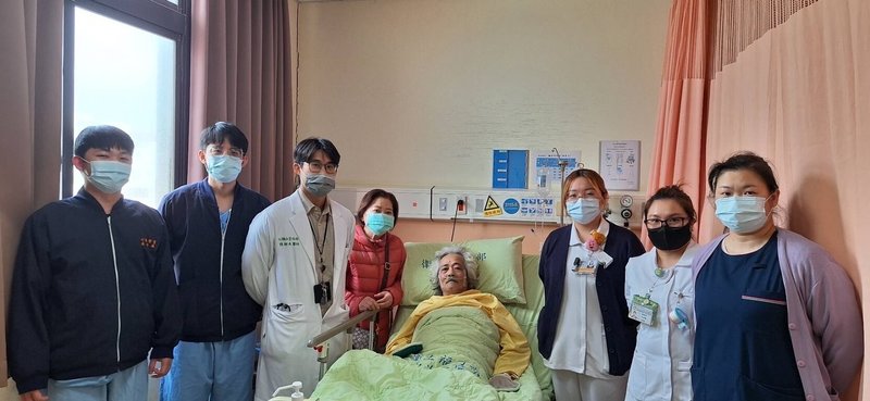 衛福部澎湖醫院建構的「菊島守心鏈」跨院合作機制，日前從鬼門關前救回一名OHCA（到院前心肺功能停止）的69歲黃姓男子，目前已恢復意識，並轉普通病房靜養。（澎湖醫院提供）中央社　115年2月6日