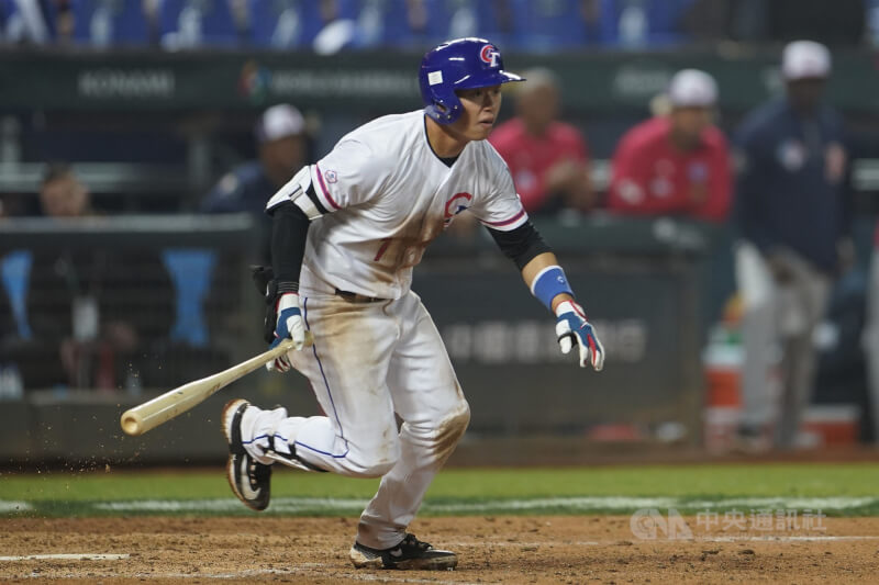 鄭宗哲在2023年世界棒球經典賽上場打擊。（中央社檔案照片）