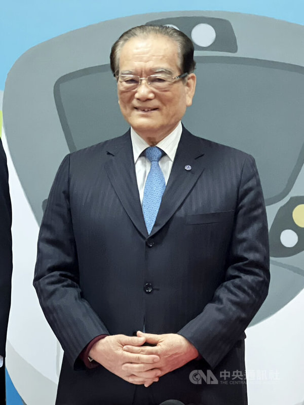 台鐵董事長鄭光遠（圖）6日出席媒體茶敘時表示，今年將全力推動台鐵新服務，同時期盼將運輸本業、資產開發、台鐵便當、台鐵夢工場、台鐵假期（觀光列車），串聯成台鐵5大明珠項鍊。中央社記者黃巧雯攝　115年2月6日