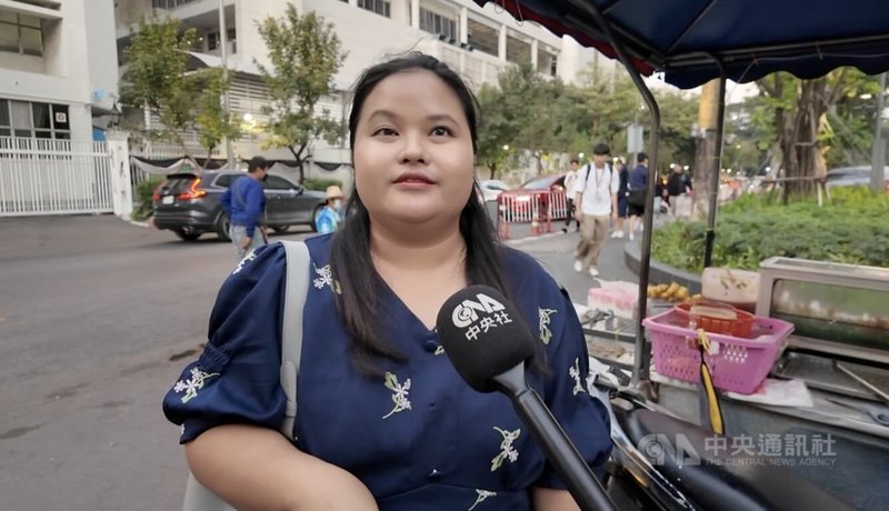 25歲泰國上班族努查娜坦言，自己最在意的是生活成本。她表示，目前薪資僅有1萬多泰銖，約一半用於支付房租，因此幾乎一發薪水就花完，很難存錢。中央社記者李宗憲曼谷攝　115年2月7日