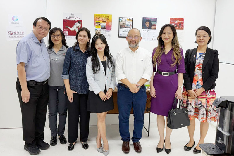 巴西聖保羅拉美神學院、心理輔導與人際發展中心以及台巴藝術文化交流協會5日舉行聯合辦公室開幕儀式，吸引近百名僑界人士、學者及牧者出席，共同展現台巴教育、心理與文化交流成果。（謝如欣提供）中央社記者唐雅陵聖保羅傳真　115年2月8日