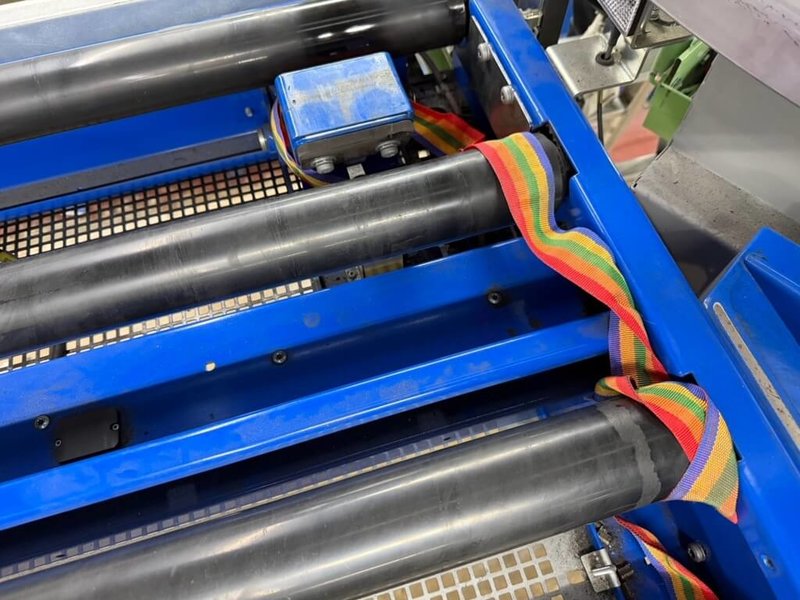 桃園國際機場公司表示，第一航廈行李分揀系統9日因旅客行李綁帶鬆脫卡住導致滾筒異常，維護人員雖緊急於1小時內完成搶修，但意外仍導致分揀線一度停擺。（桃園國際機場公司提供）中央社記者吳睿騏桃園機場傳真　115年2月9日