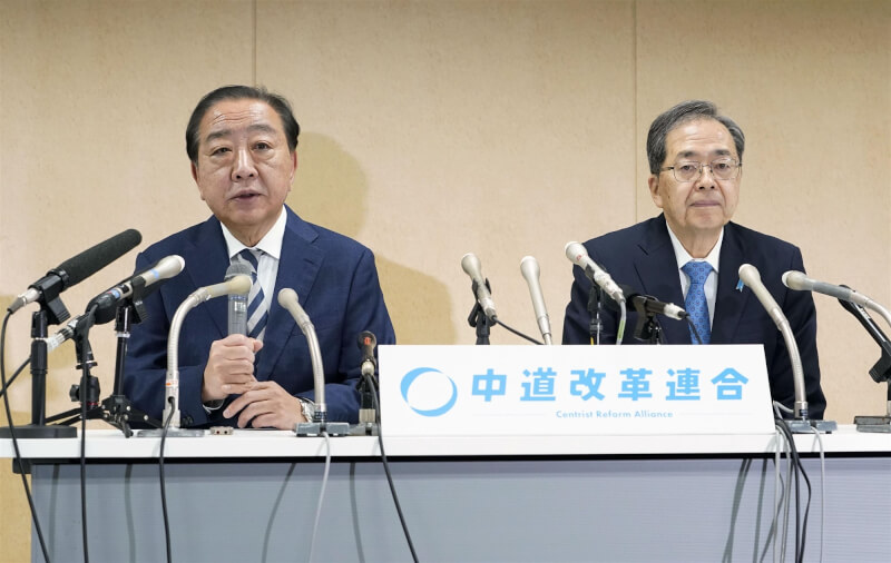 日本立憲民主黨代表野田佳彥（左）與公明黨代表齊藤鐵夫（右）。（共同社）