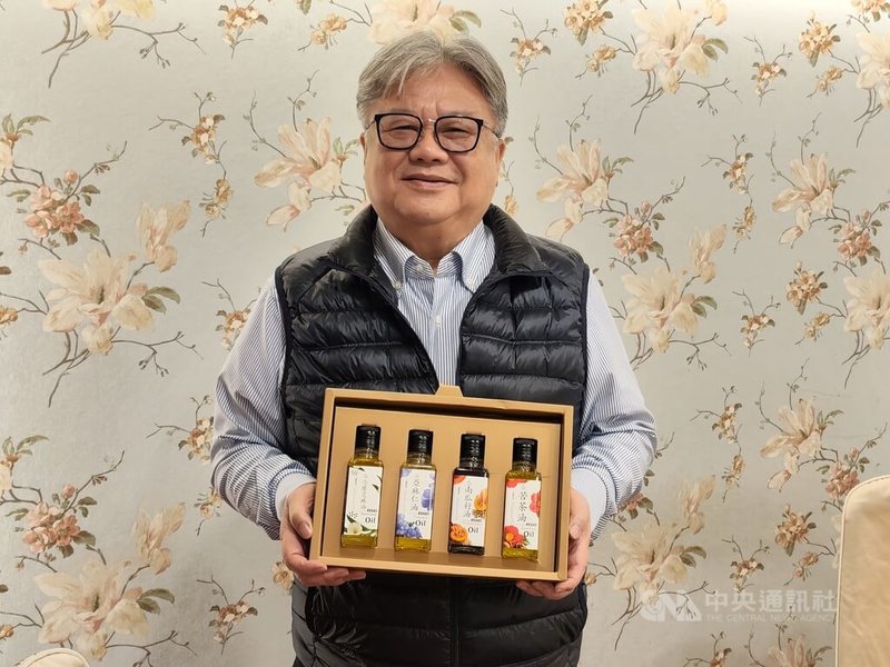 福壽董事長洪堯昆（圖）10日表示，2026年營運有望比2025年好，也將加大力道發展熟食肉品B2C小包裝與調理肉品，並推出冷壓生飲油搶市。中央社記者何秀玲攝　115年2月10日