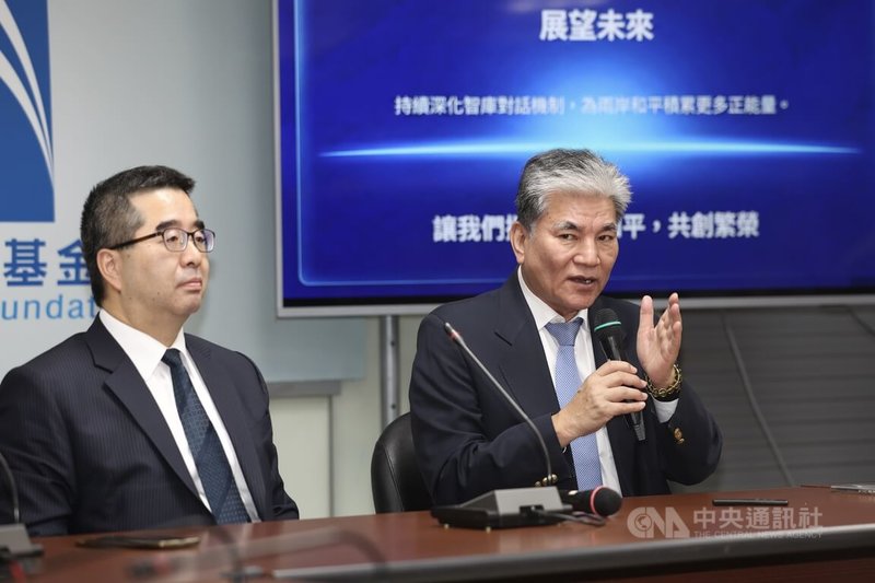 國共兩黨智庫論壇成果記者會10日上午在台北舉行，中國國民黨副主席蕭旭岑（左）、國家政策研究基金會副董事長李鴻源（右）出席說明，表示未來將持續深化智庫對話機制。中央社記者吳家昇攝　115年2月10日