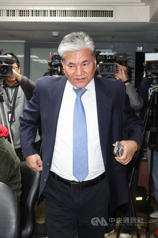 國共兩黨智庫論壇成果記者會10日上午在台北舉行，國家政策研究基金會副董事長李鴻源（前）出席。中央社記者吳家昇攝　115年2月10日