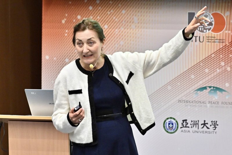 2014年諾貝爾生醫學獎得主梅伊-布里特．穆瑟（May-Britt Moser）受邀到台灣大學發表專題演講，分享她在「大腦GPS」網格細胞的突破性發現。（台大提供）中央社記者許秩維傳真　115年2月11日