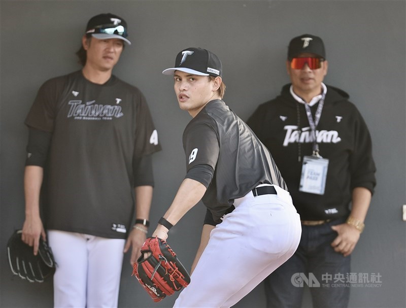 世界棒球經典賽（WBC）台灣隊已經公布30人名單，不過預備投手名單尚未公布，圖為日前投手集訓狀況。（中央社檔案照片）