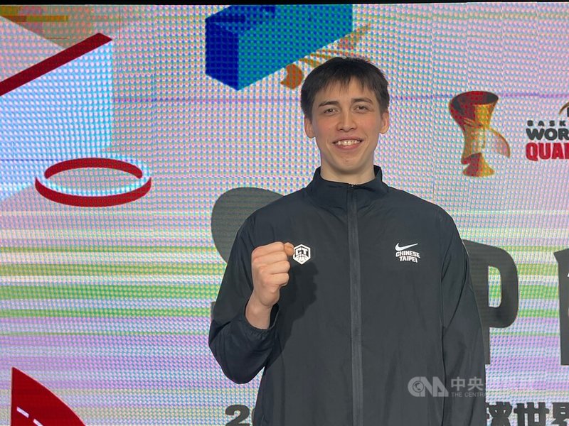 2027年FIBA世界盃籃球亞洲區資格賽第2階段26日將開打，台灣隊主力前鋒阿巴西因傷無奈選擇退出，12日宣布改由身高逾200公分的譚傑龍（圖）遞補。中央社記者陳容琛攝　115年2月12日