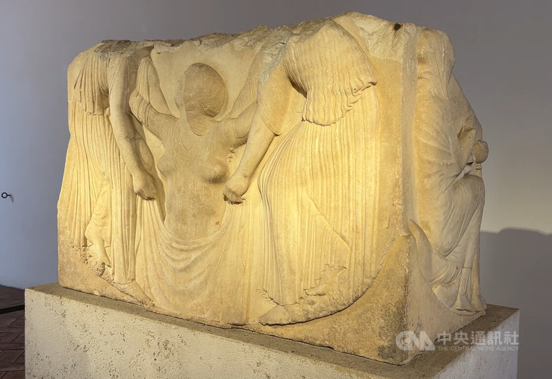 阿爾騰普斯宮內收藏的珍貴作品「盧多維西寶座」（Il Trono Ludovisi）。中央社記者黃雅詩羅馬攝　115年2月12日