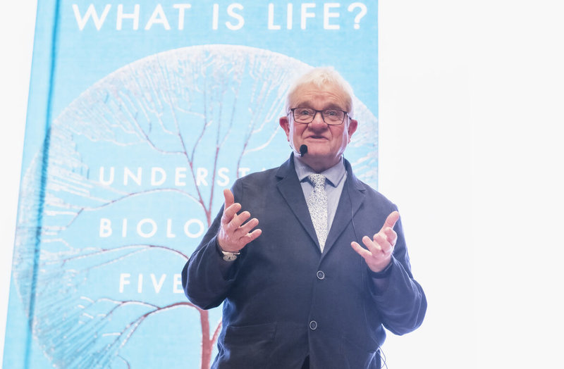 中央研究院「台灣橋梁計畫」講座11日邀請2001年諾貝爾生醫獎得主、英國科學家保羅．納斯（Paul Nurse），以「什麼是生命？」為題發表演說。（中研院提供）中央社記者吳欣紜傳真　115年2月12日