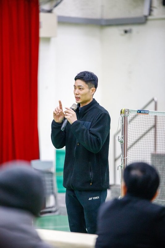 台灣羽球一哥周天成熱心行善做公益，趁著農曆年前到台北監獄和收容人互動進行演講，還舉行了小型的友誼賽。（高敏珊提供）中央社記者黎建忠傳真　115年2月12日