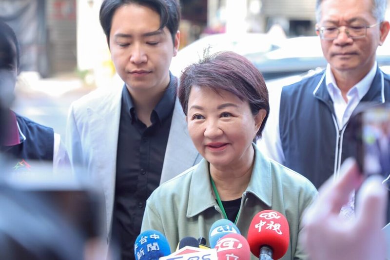 台北地檢署12日偵結起訴10名藍綠立委，對此，台中市長盧秀燕（前）13日受訪表示，司法不應成為立法院的糾察隊，司法的手也不應伸進國會裡面。（台中市政府提供）中央社記者郝雪卿傳真  115年2月13日