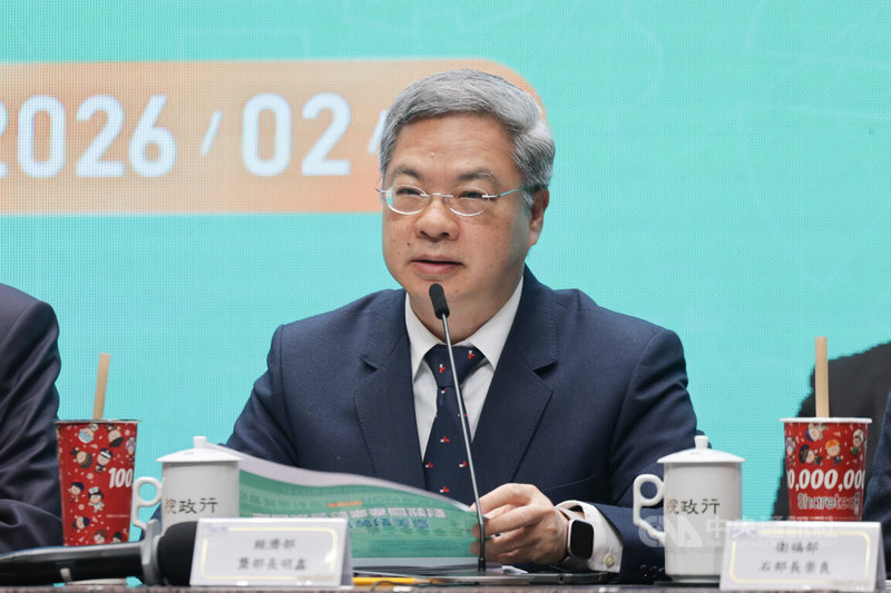 台美對等貿易協定（ART）完成簽署，未來美製進口小客車將降至零關稅。經濟部長龔明鑫（圖）13日在政院記者會中表示，以日系車廠平價車款來說，在台生產成本較美國低約10%，預估廠商應會從美國進口汽車零組件，在台灣整車組裝。中央社記者裴禛攝　115年2月13日